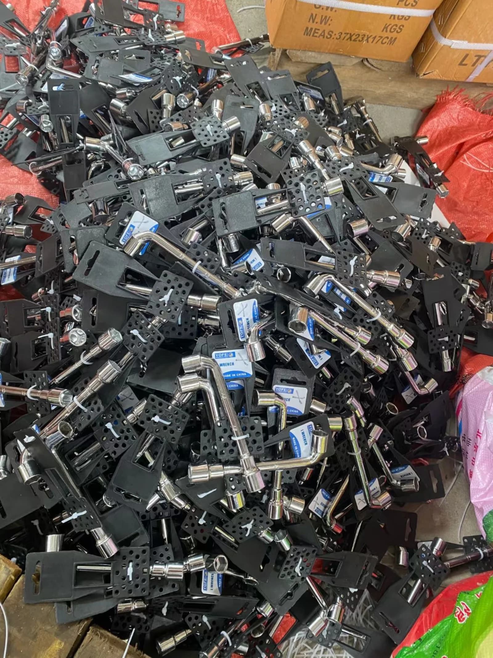 Bulk hardware and socket wrench order inspected before export from China